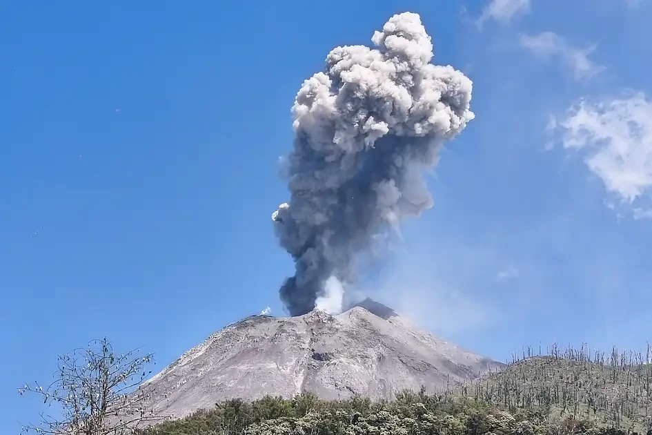 Ruang volcano eruption
