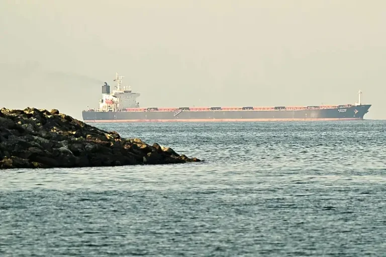 Strait of Hormuz Closure: 1 Billion at Risk 30 Strait of Hormuz closure