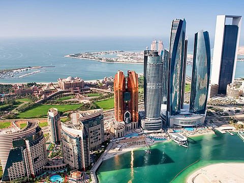 UAE economic performance rank 1