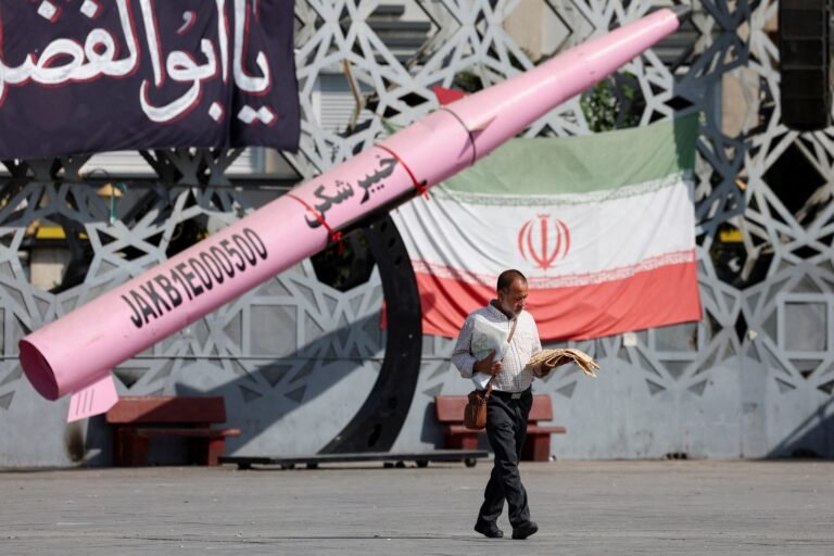 Iran strikes Kuwait power plant 11 Iran strikes Kuwait