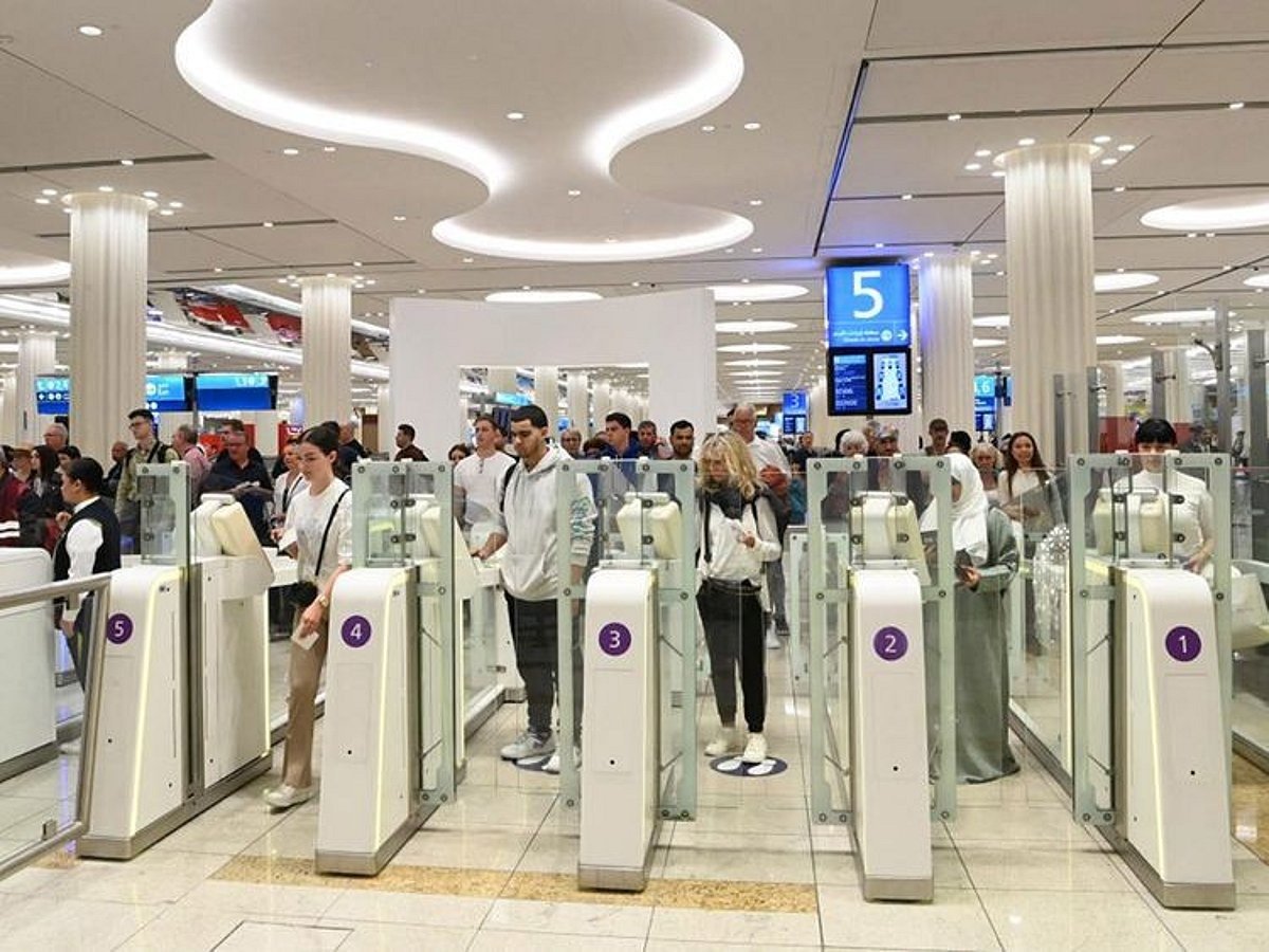 Dubai Smart Gates Eligibility Check 1 Dubai Airport Smart Gates