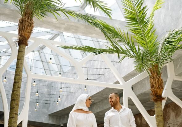 GDRFA Dubai Offers Happiness Card to Emirati Couples
