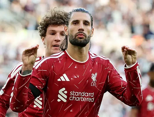 Liverpool Snatches 2-2 Draw at Newcastle via Late Penalty 2 Liverpool