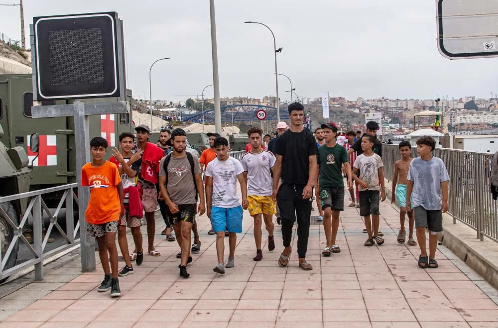 Spain migrant minors transfer within weeks 2 Spain migrant minors