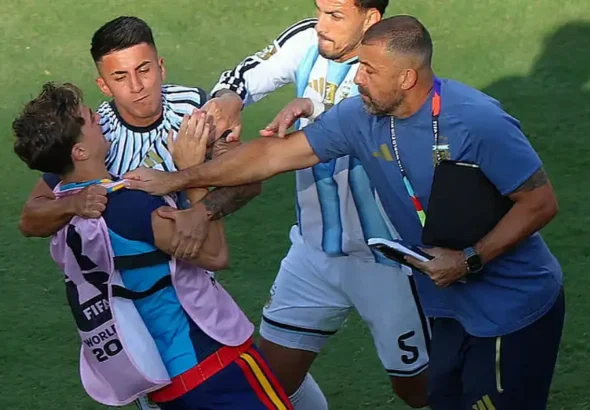Leandro Paredes ban