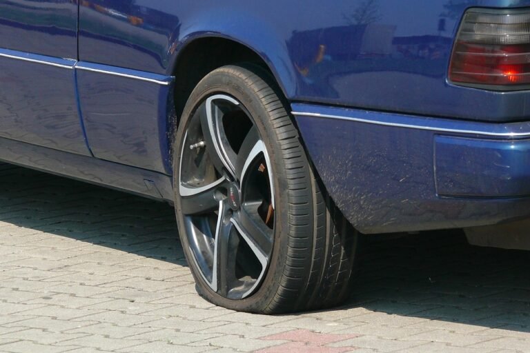 Abu Dhabi Police tyre warning: Move to emergency lanes