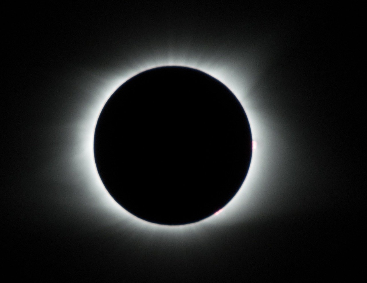 UAE's Next Total Solar Eclipse: 55 Years Away 5 UAE solar eclipse