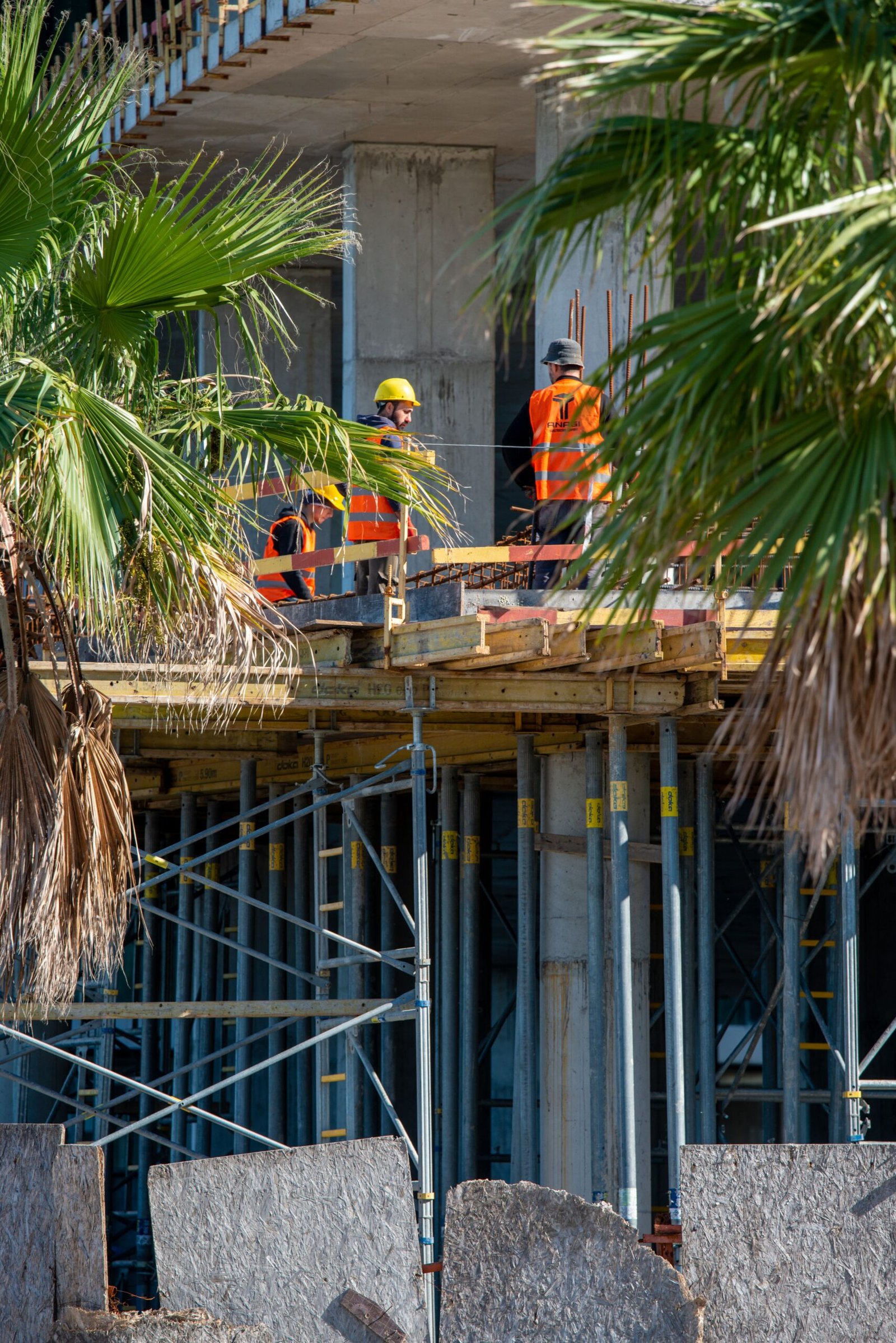UAE Midday Work Ban Achieves 99% Compliance 1 UAE midday work ban