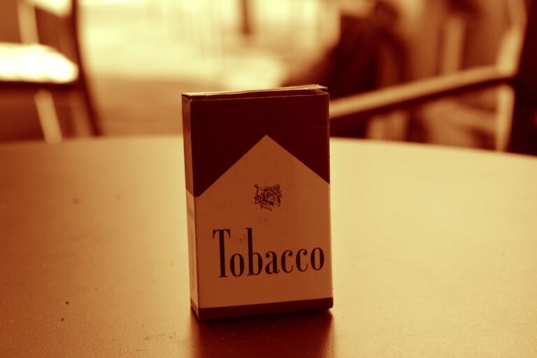 Kuwait tobacco ban under 21