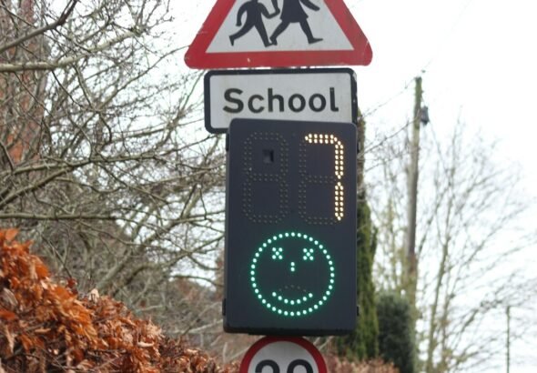 UAE pedestrian crossing rules