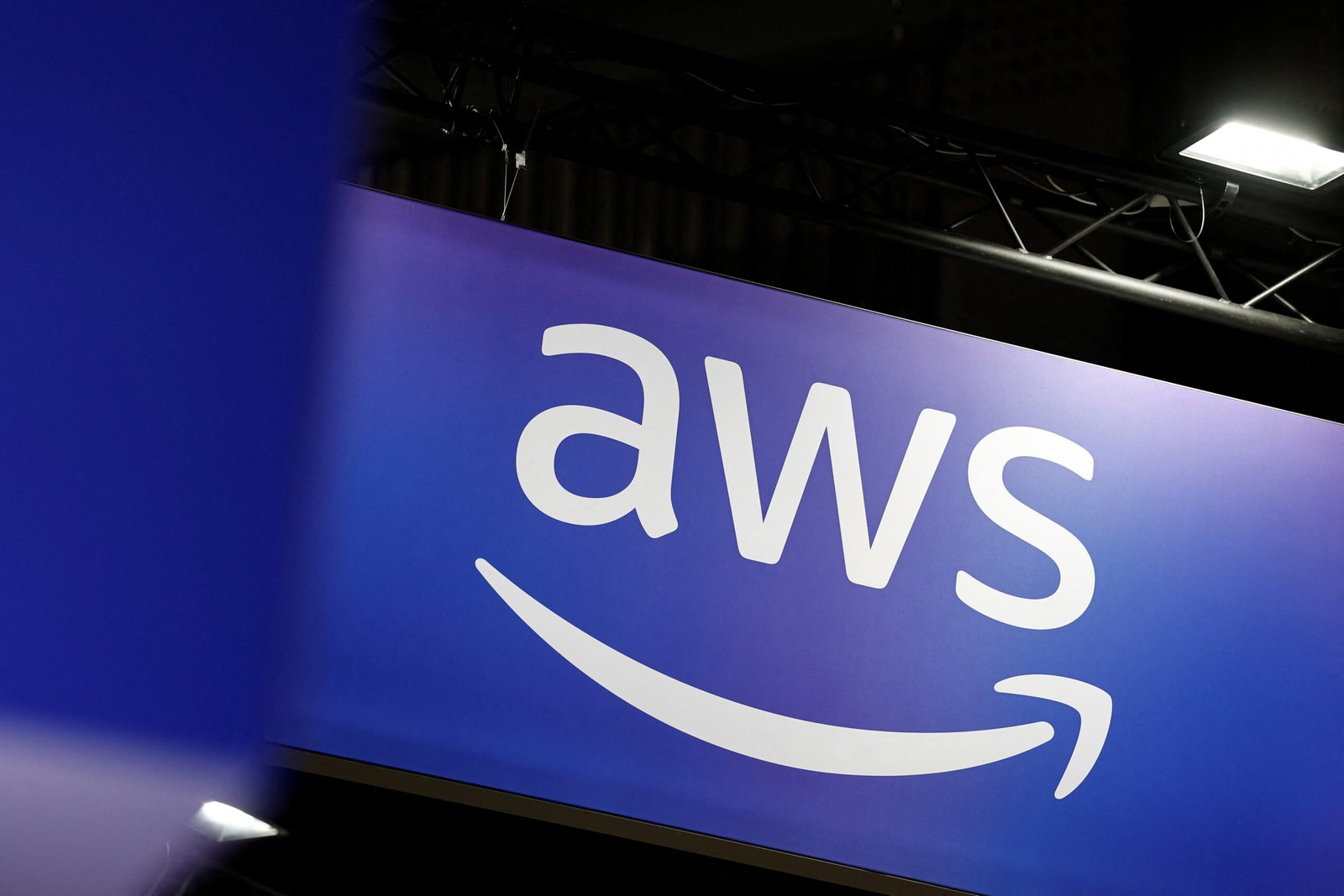 AWS Bahrain cloud outage