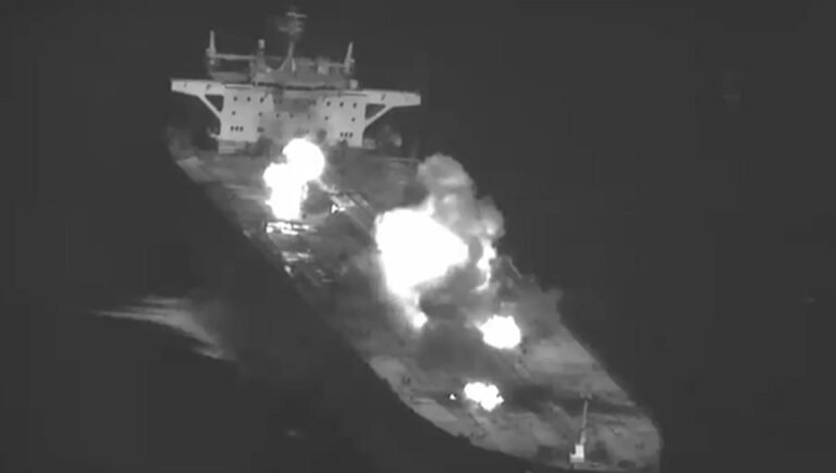 US destroys Iranian oil tankers