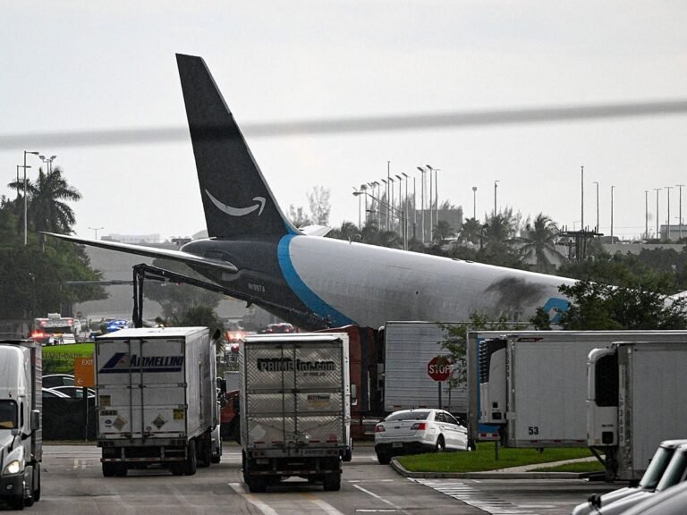 Amazon cargo plane crash: 5 dead, black boxes found in Miami 2 Amazon cargo plane crash