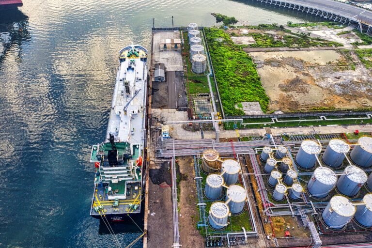 Kharg Island oil strikes