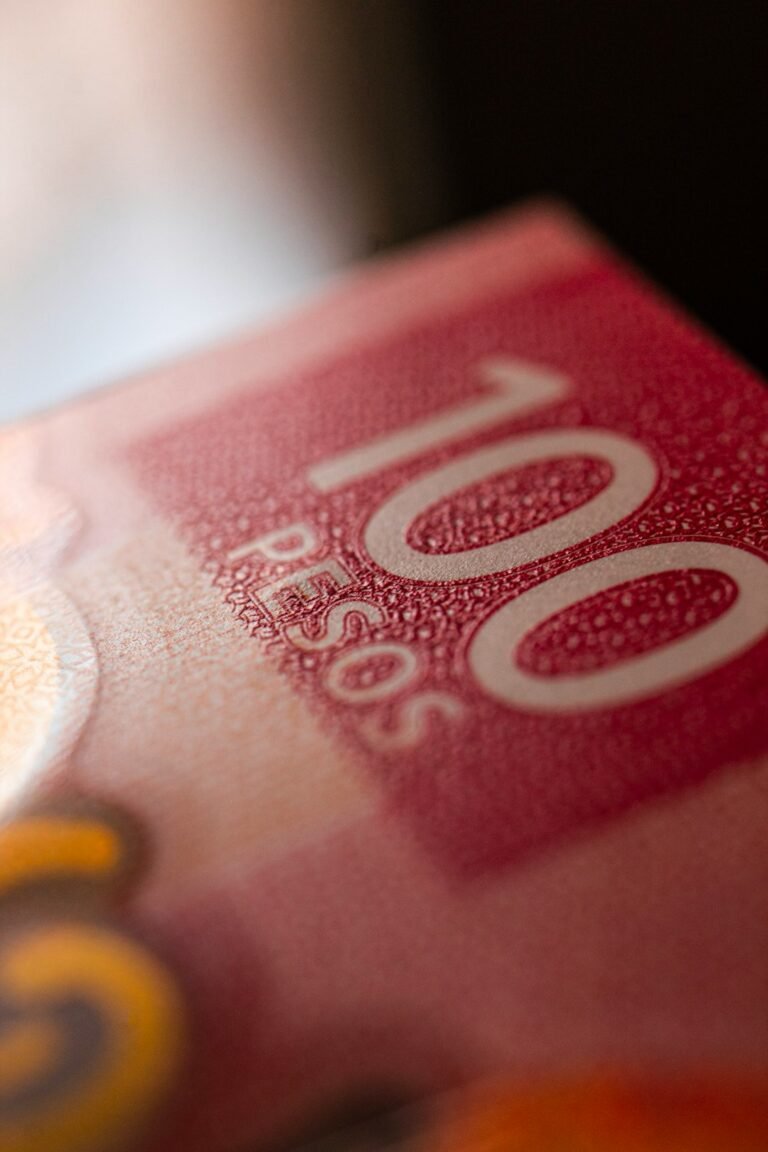 UAE dirham hits 17.02 pesos as Philippine currency plummets 3 UAE dirham