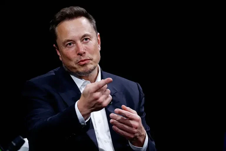 Musk backs SpaceX-Tesla merger as SpaceX posts first profit SpaceX Tesla merger