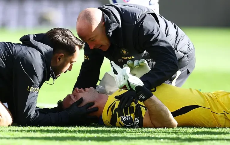 Emiliano Martinez injury