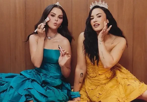 Selena Gomez & Demi Lovato Launch 'Delena' Rare Beauty Set Selena Gomez