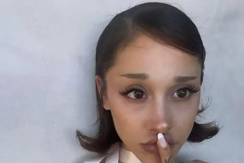 Ariana Grande Debuts Retro Bob Hairstyle on Instagram Ariana Grande