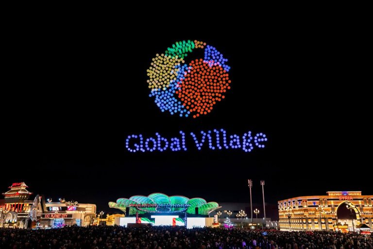 700 Drones Light Up Sky: Global Village UAE Flag Day Global Village UAE Flag Day