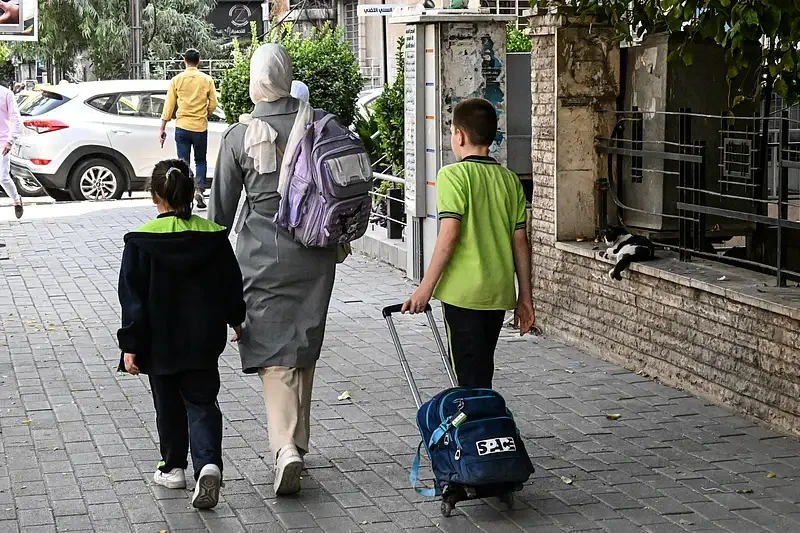 Syria textbooks scrubbed of Mona Lisa and ancient statues Syria textbooks
